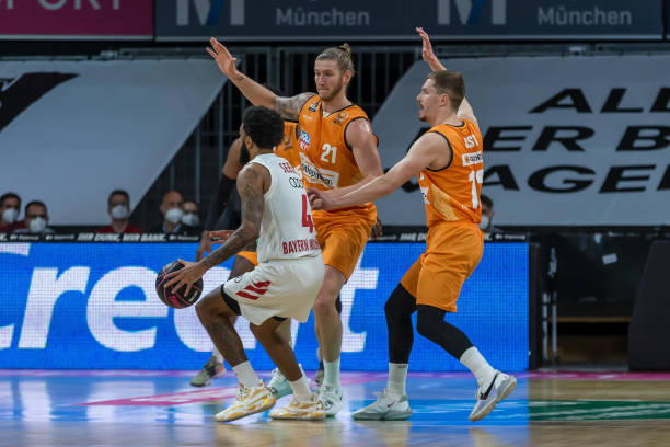 而罗伯逊的 而罗伯逊的