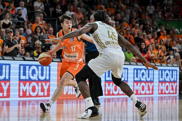 频繁发生 频繁发生