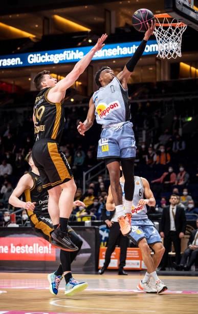 经验丰富的 经验丰富的