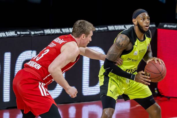 术而闻名 术而闻名